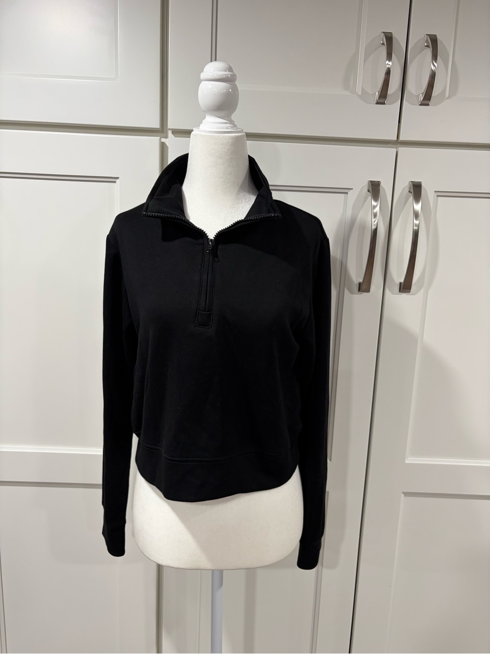 Cropped Women's Black Half-Zip Pullover Sweatshirt